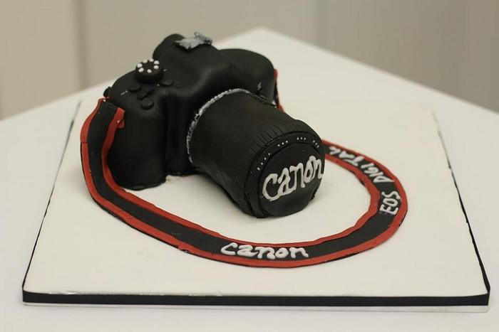 Canon Camera Cake!