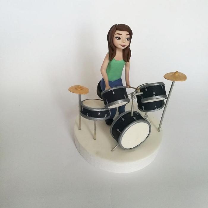 Drum set fondant with girl