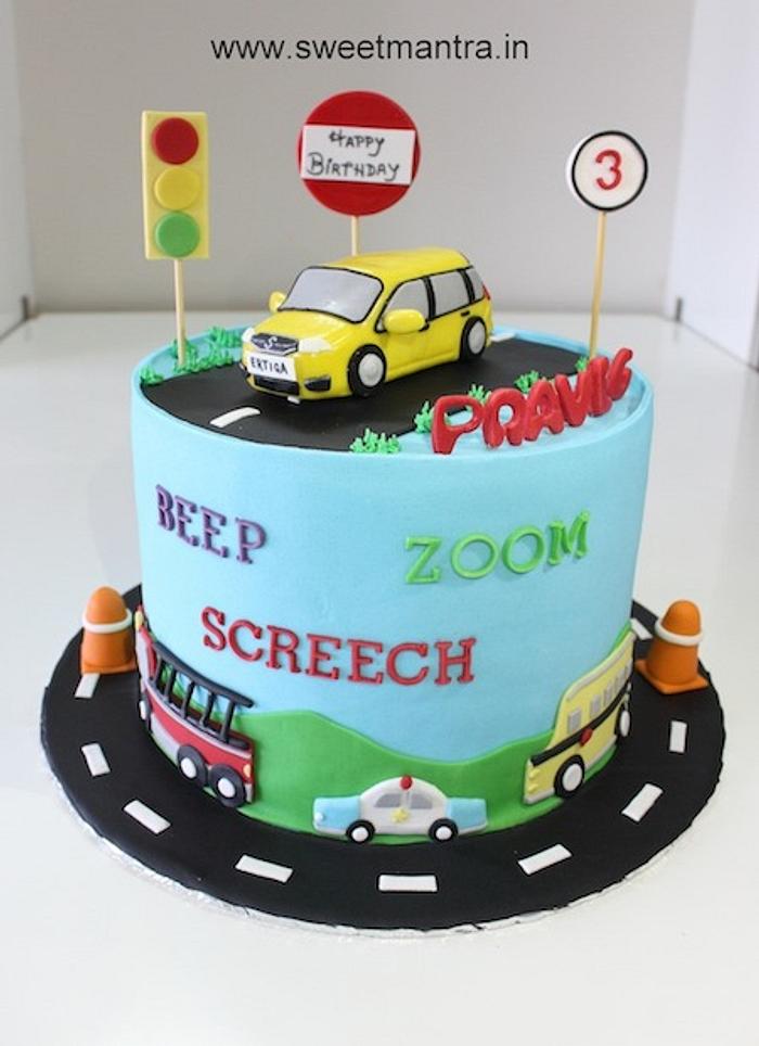 Vehicles cake for kid