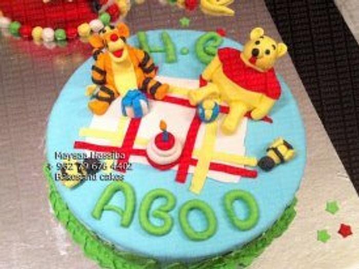 winnie the pooh and his friends cake