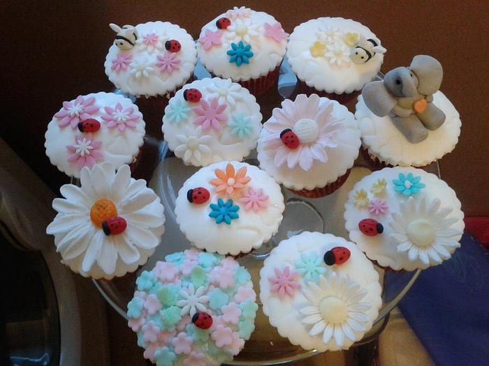 spring cup cakes