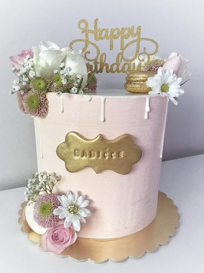 Pink and gold Dripp cake