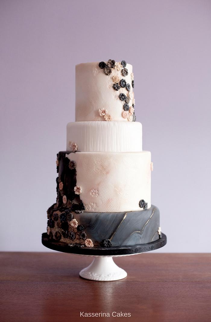 Wedding cake with textures and golds