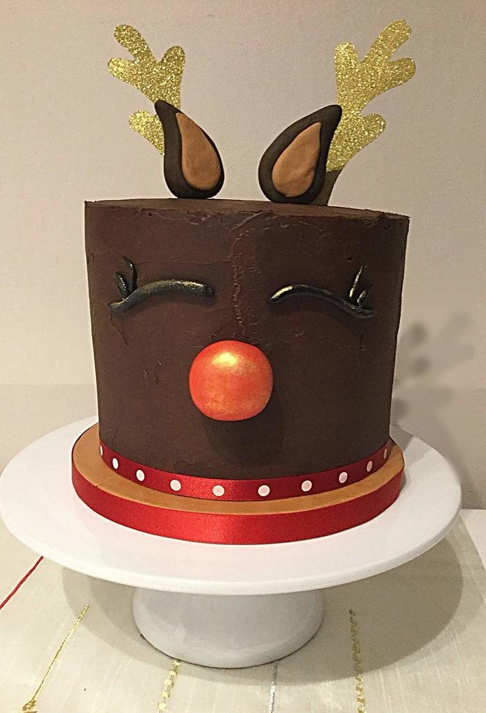 Cute reindeer cake