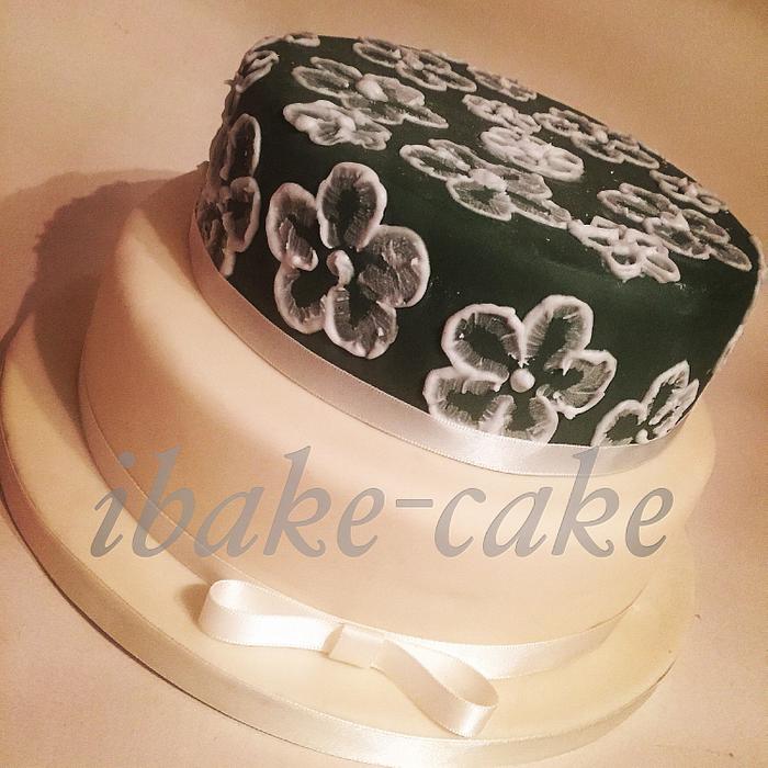 Brushed Embroidery elegant wedding cake