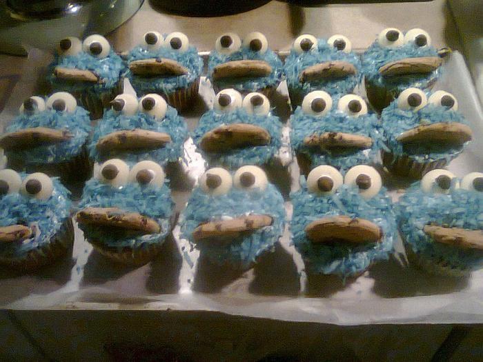                       Cookie Monster Cup Cakes