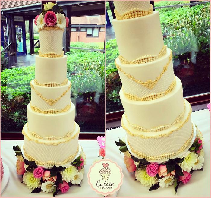 Pretty Wedding Cake 