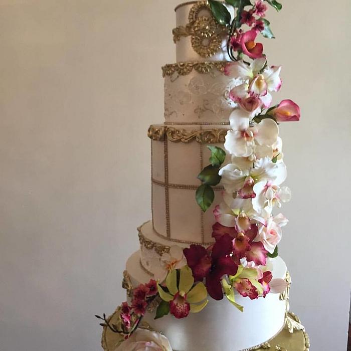 Real cake with sugar flowers by Luciene Masironi
