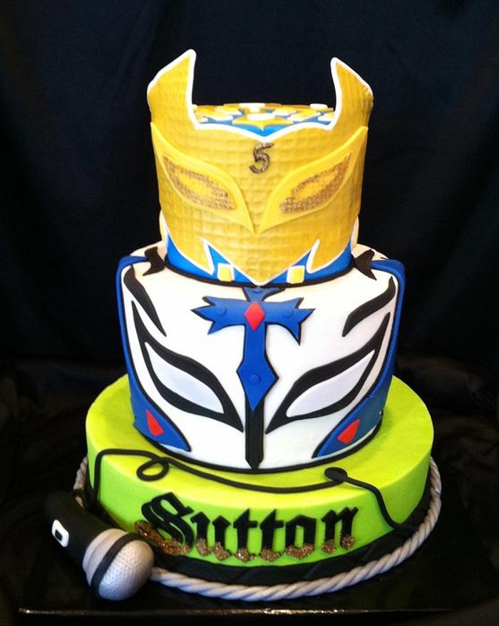 Wrestlers Rey mysterio and sin cara cake 