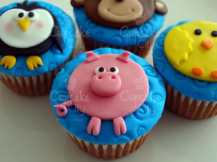 Cute animals cupcakes