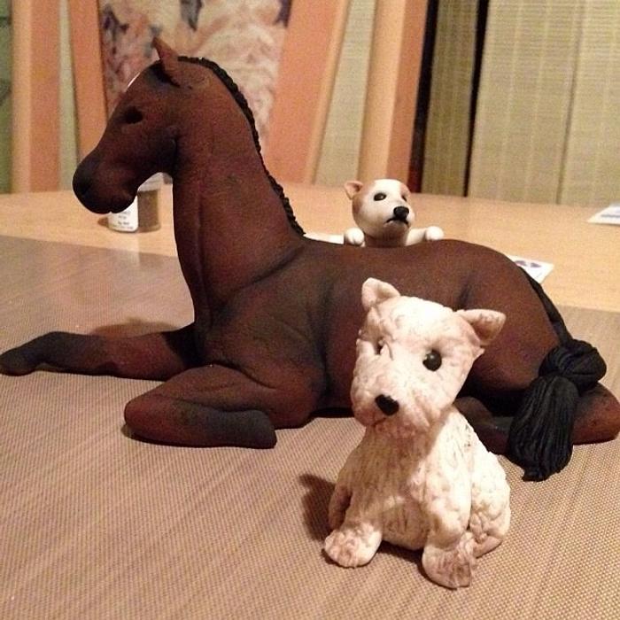 Horse and dogs figurines 