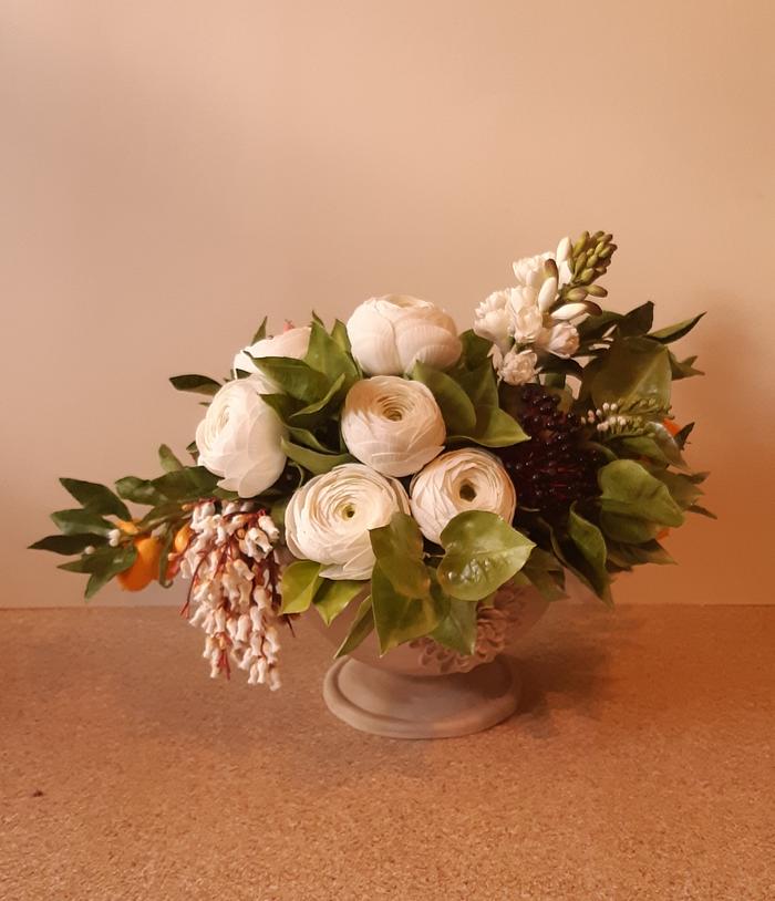 Renaissance flower arrangement ( gumpaste )
