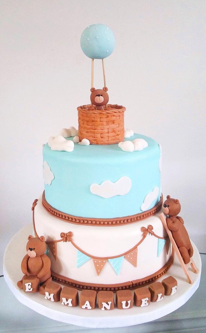 Baby shower cake with teddy bears