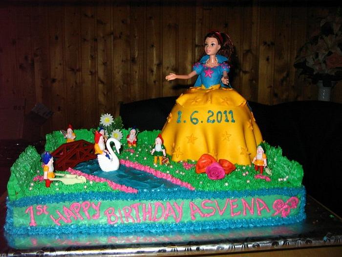 Snow white Birthday Cake