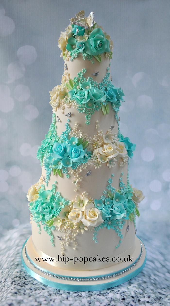 blue roses weding cake