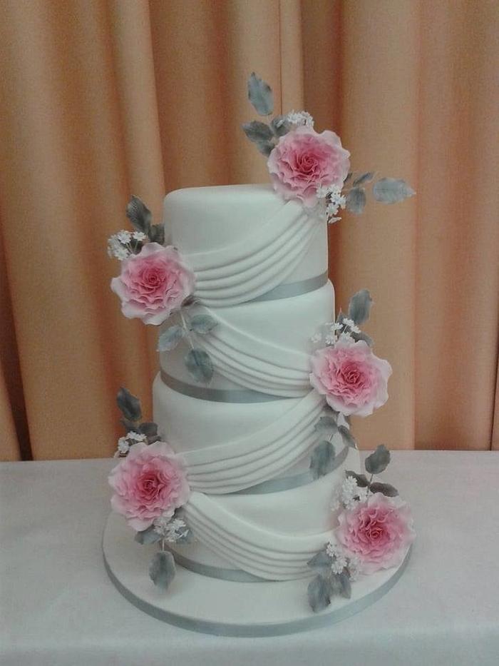 Drape wedding cake
