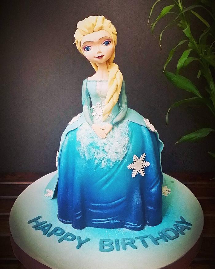 Sculpted Elsa Cake