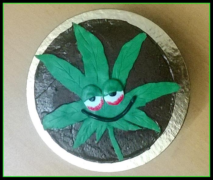 Marijuana leaf on the cake 
