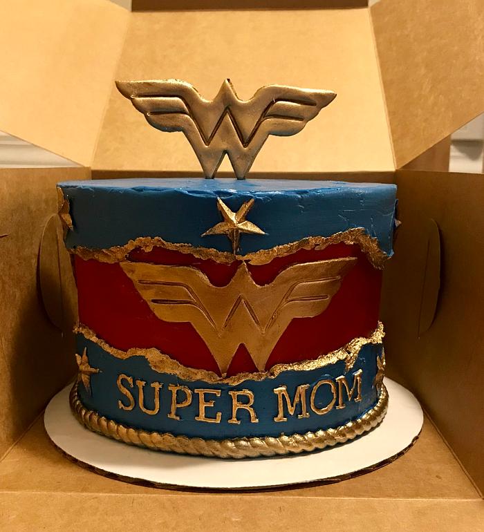 Wonder Woman fault line cake 