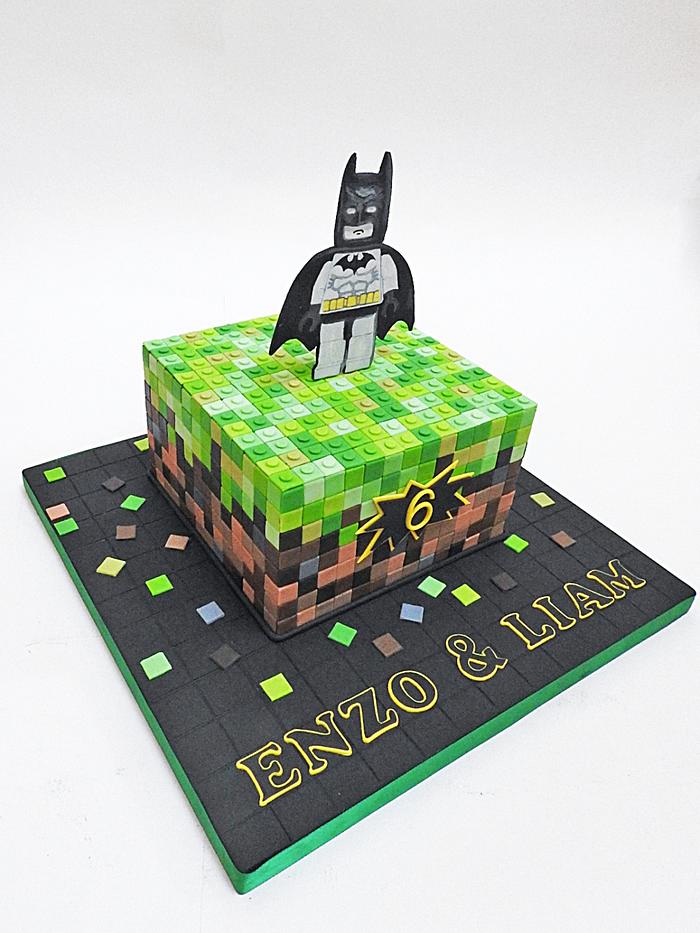 Minecraft batman. Торт майнкрафт квадратный. Торт Бэтмен квадратный.