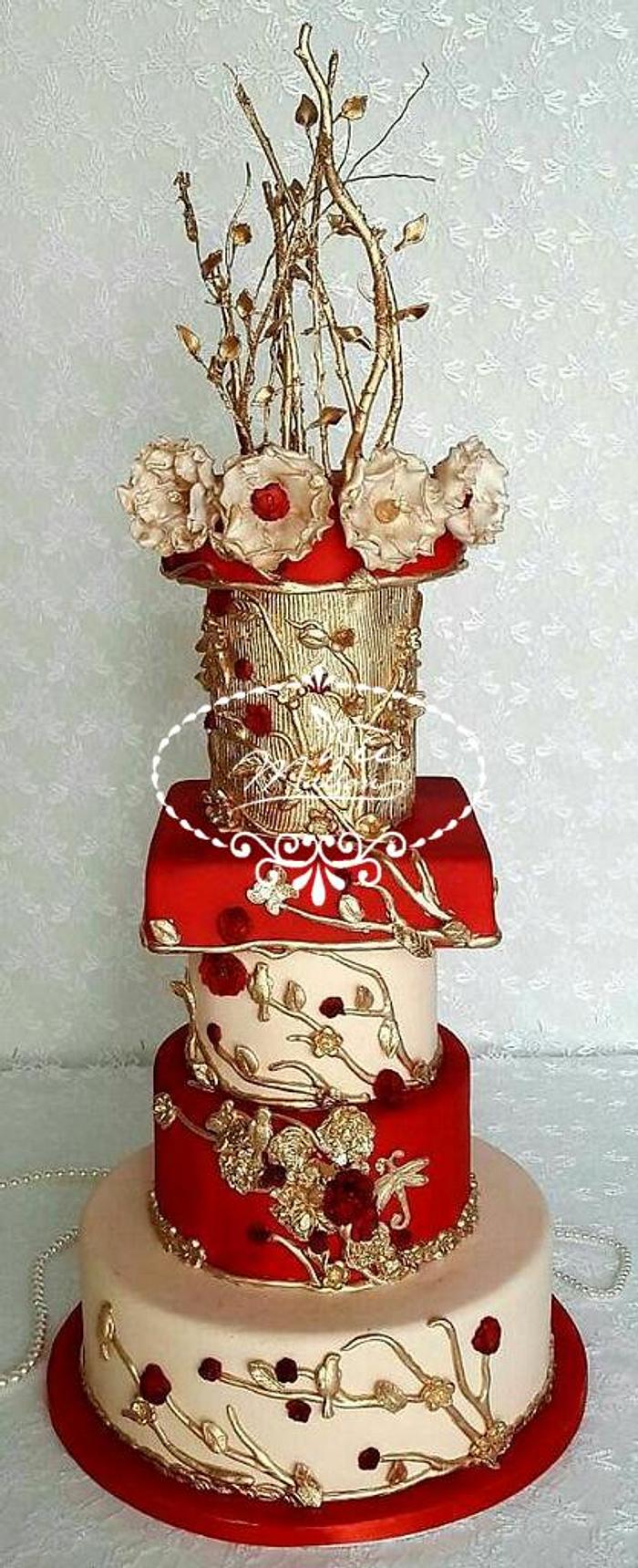 Majestic & Flowery Wedding Cake 1
