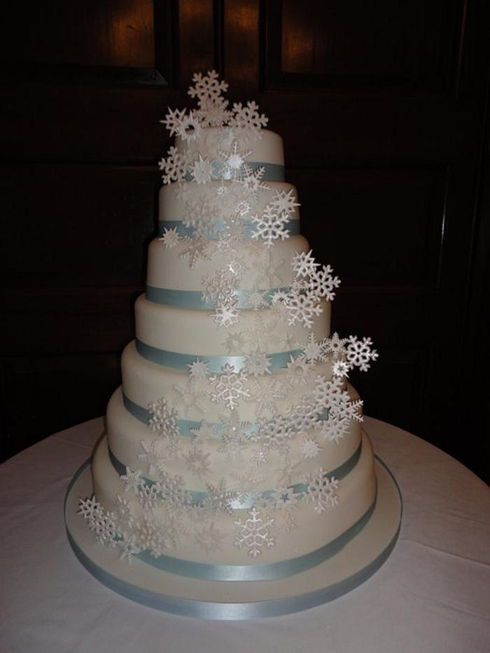 7 tier winter wonderland snowflake wedding cake