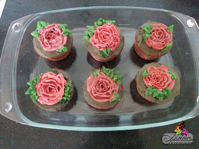 Buttercream Wild Roses on cupcakes