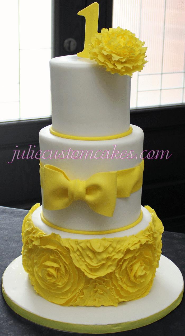Flowers and bow cake