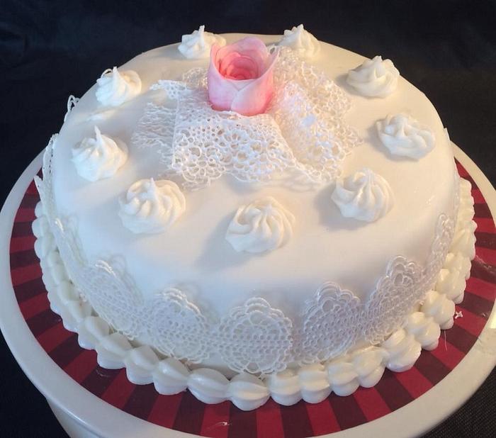 An elegant mini wedding cake!