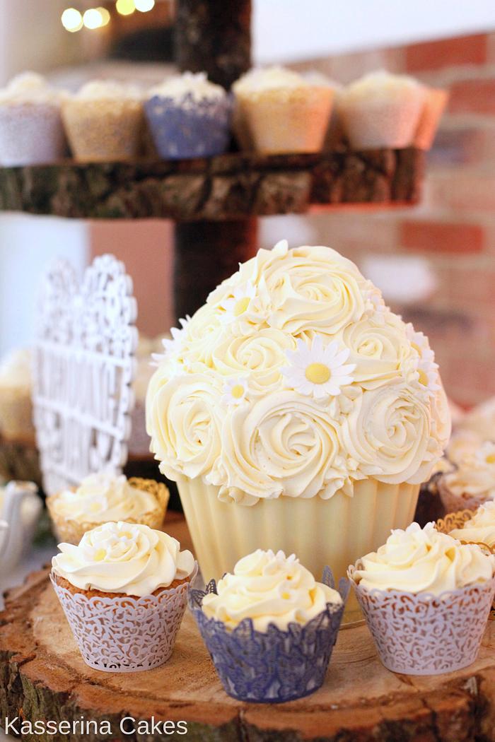 Giant cupcake wedding with Daisies