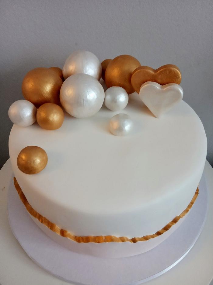 Elegant fault line birthday cake
