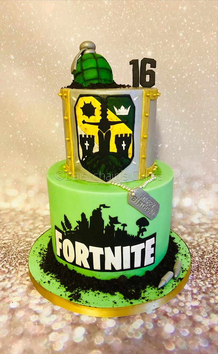 Fortnite/For Honor cake