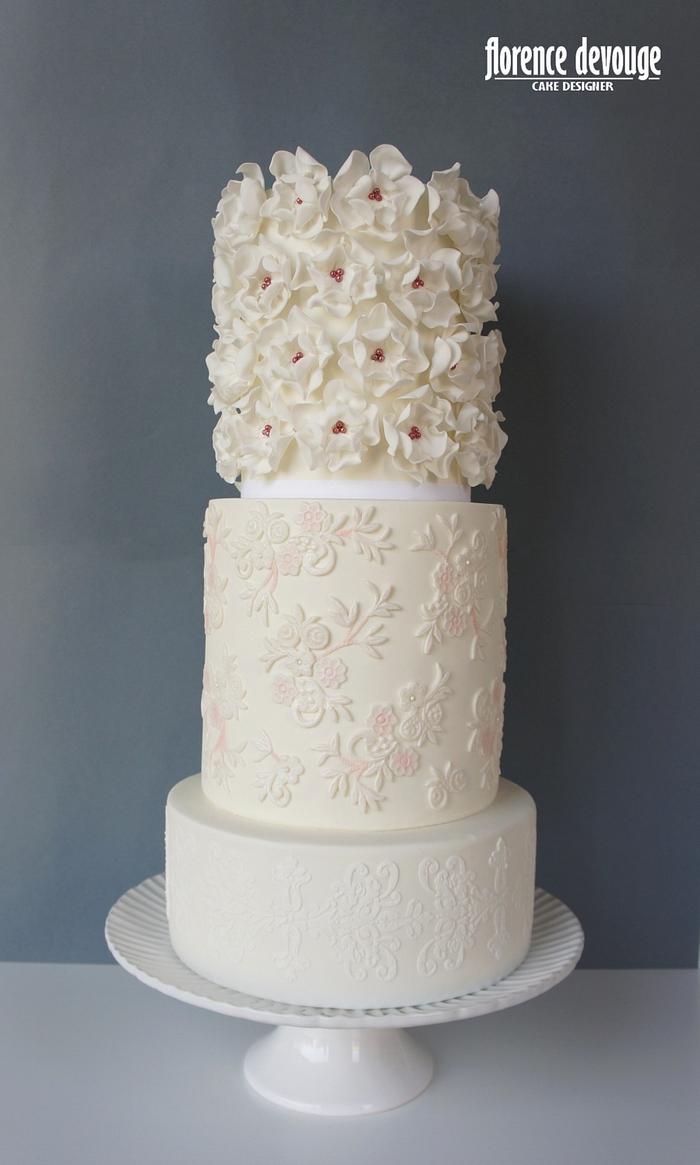 Wedding Cake inspired in Cartagena wedding dress