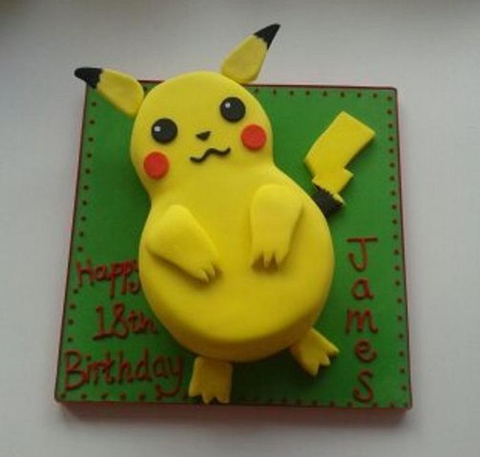 Pikachu Pokemon cake