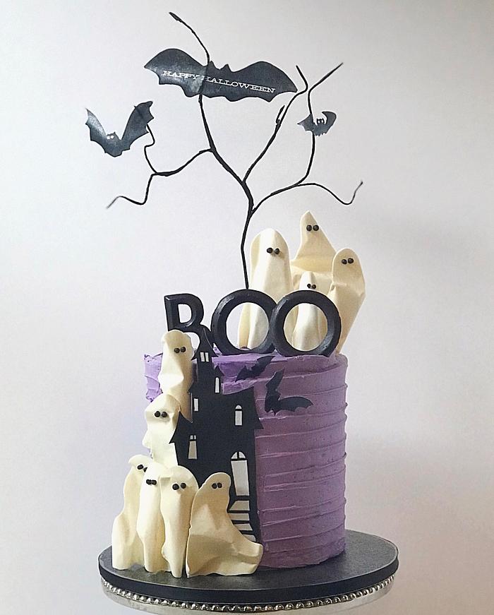 Boo!  Ghostly Halloween Cake 👻 