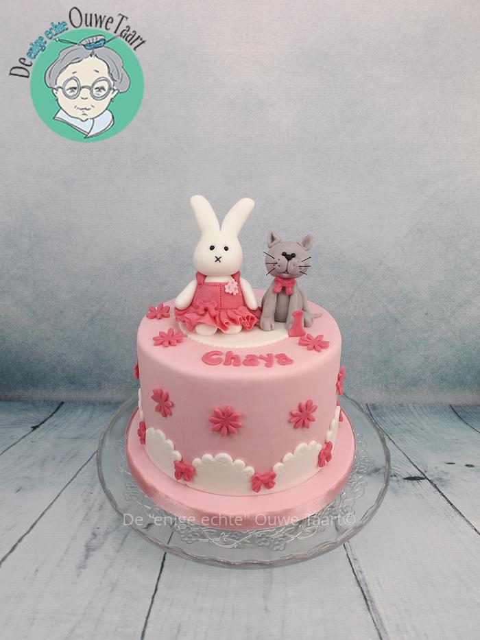 Miffy cake and grey cat