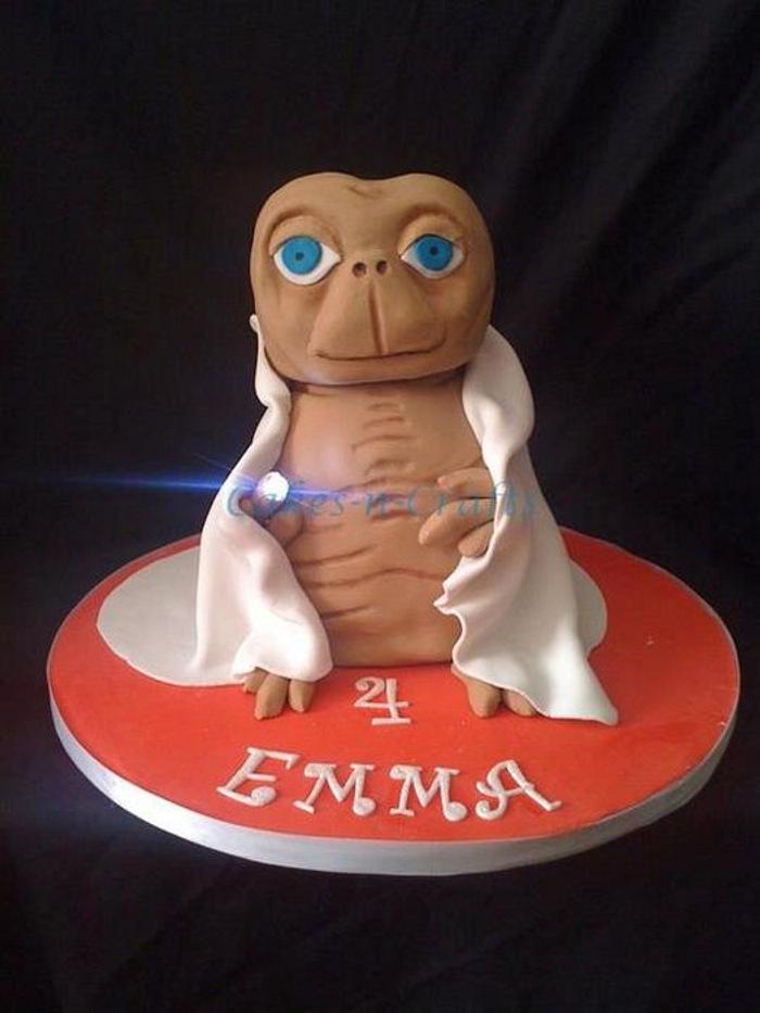3d ET cake with light up finger