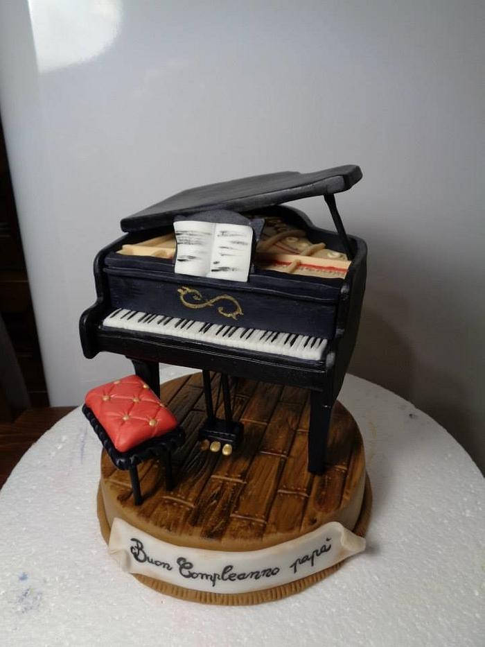 Piano cake topper
