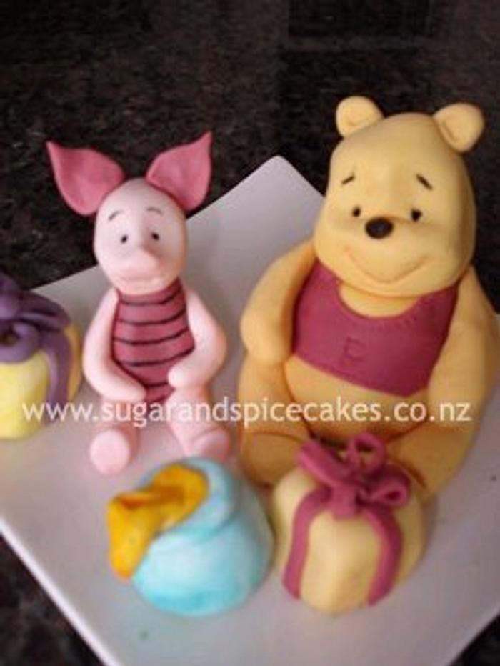 Pooh Bear & his friend Piglet - Fondant Cake topper