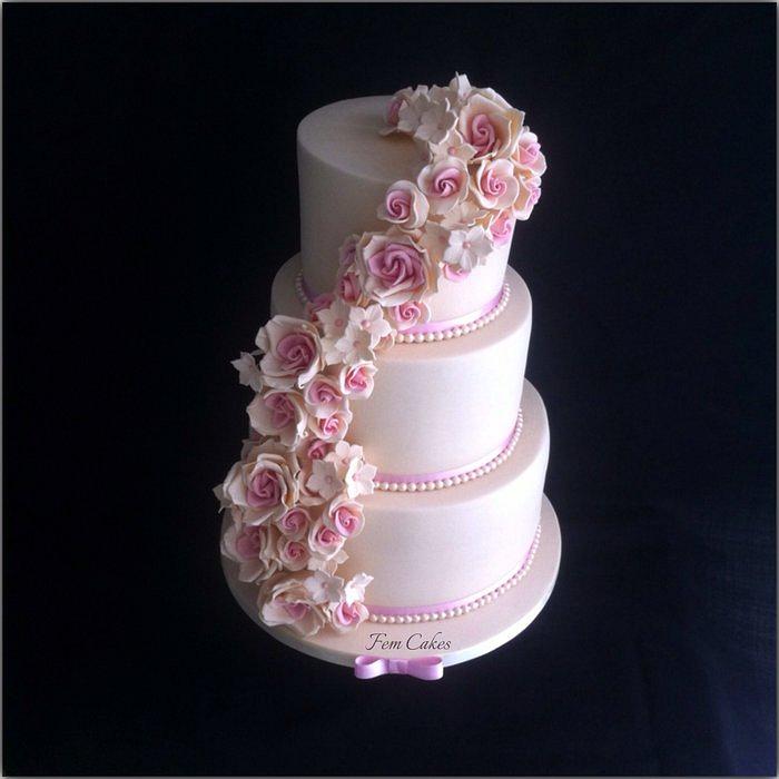 Ivory wedding cake