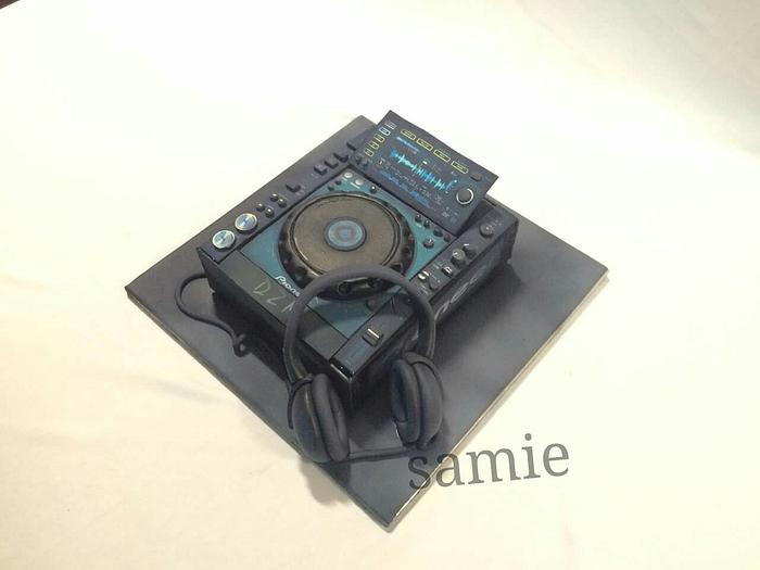 DJ console cake 
