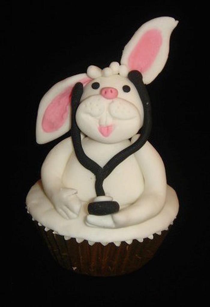 IS THERE A DOCTOR N THE HOUSE..... An Easter Bunny Cupcake Doctor !!