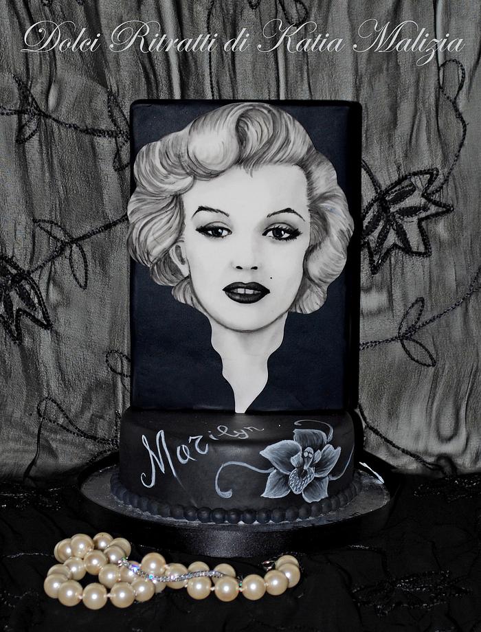 "Lady MM" Marilyn Monroe Cake