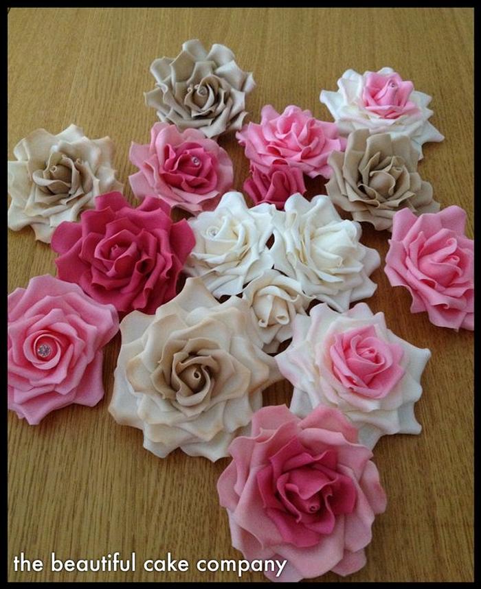 Sugar roses in pinks, mochas and ivory