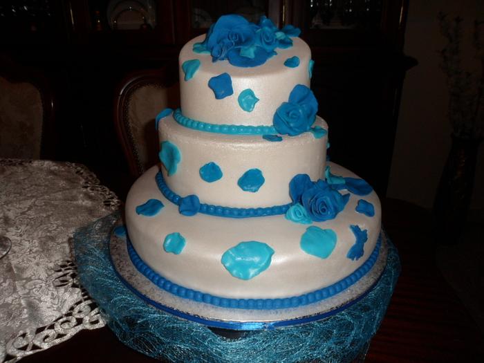 blue cake to birthday