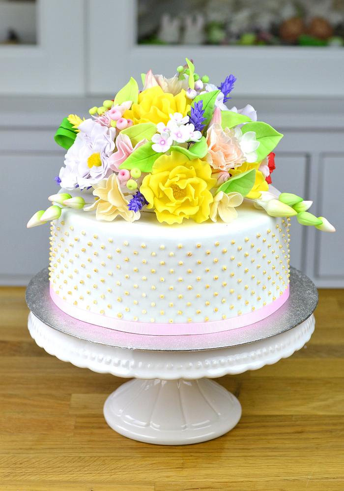 Floral top single tier cake