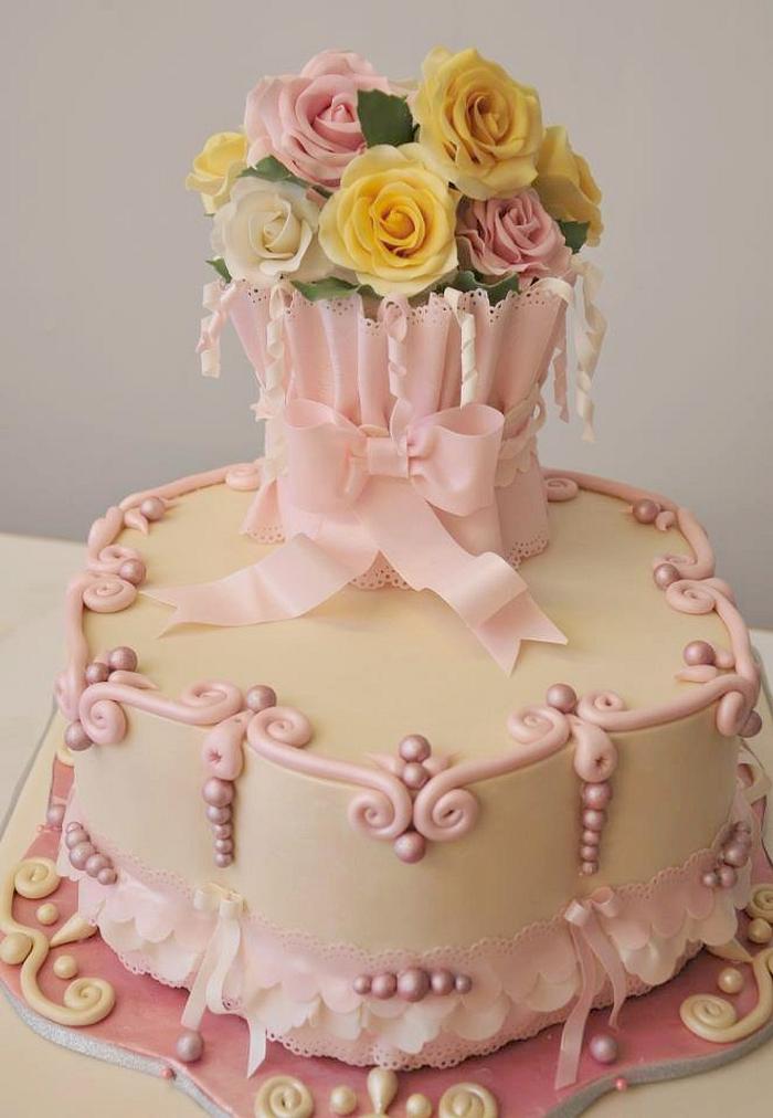 bouquet of roses wedding cake 