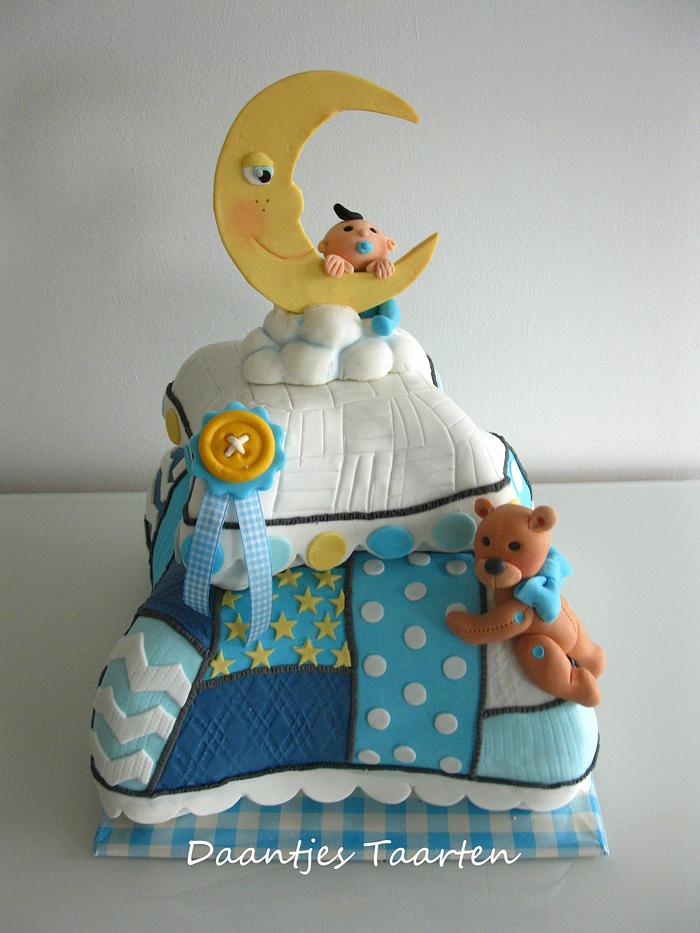 A Fluffy pillow babyshower cake