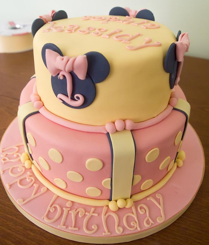 Minnie Mouse Cake