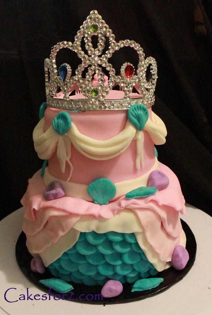 Mermaid-inspired cake